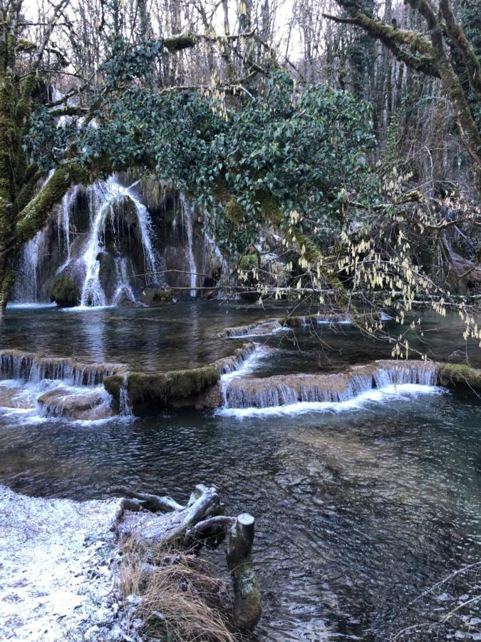 Gite De La Cascade Les Planches-pres-Arbois エクステリア 写真